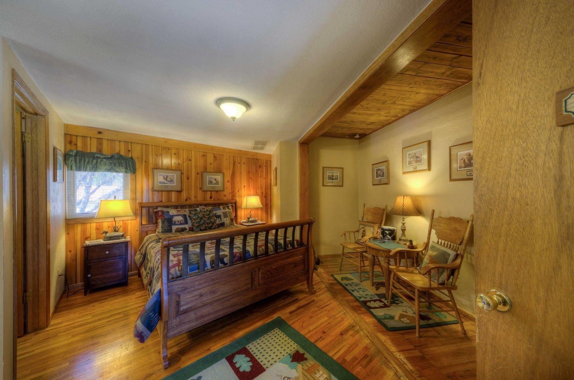 רפיד סיטי Black Forest Inn Bed & Breakfast מראה חיצוני תמונה